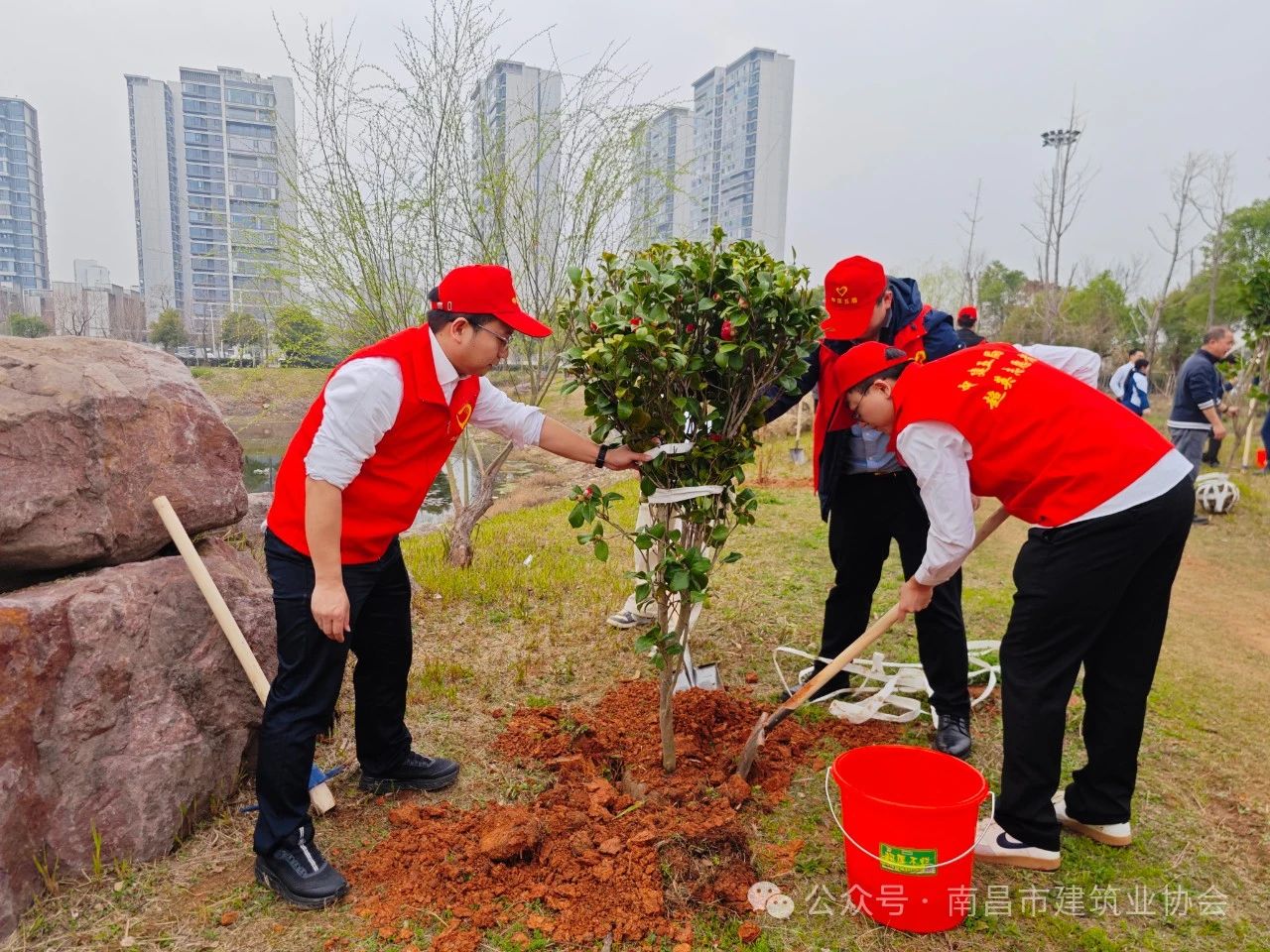 中建五局江西公司積極開(kāi)展植樹(shù)節(jié)活動(dòng)